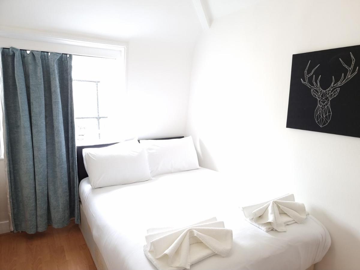 F21-4th Floor Studio For 2 Near Paddington * Londen