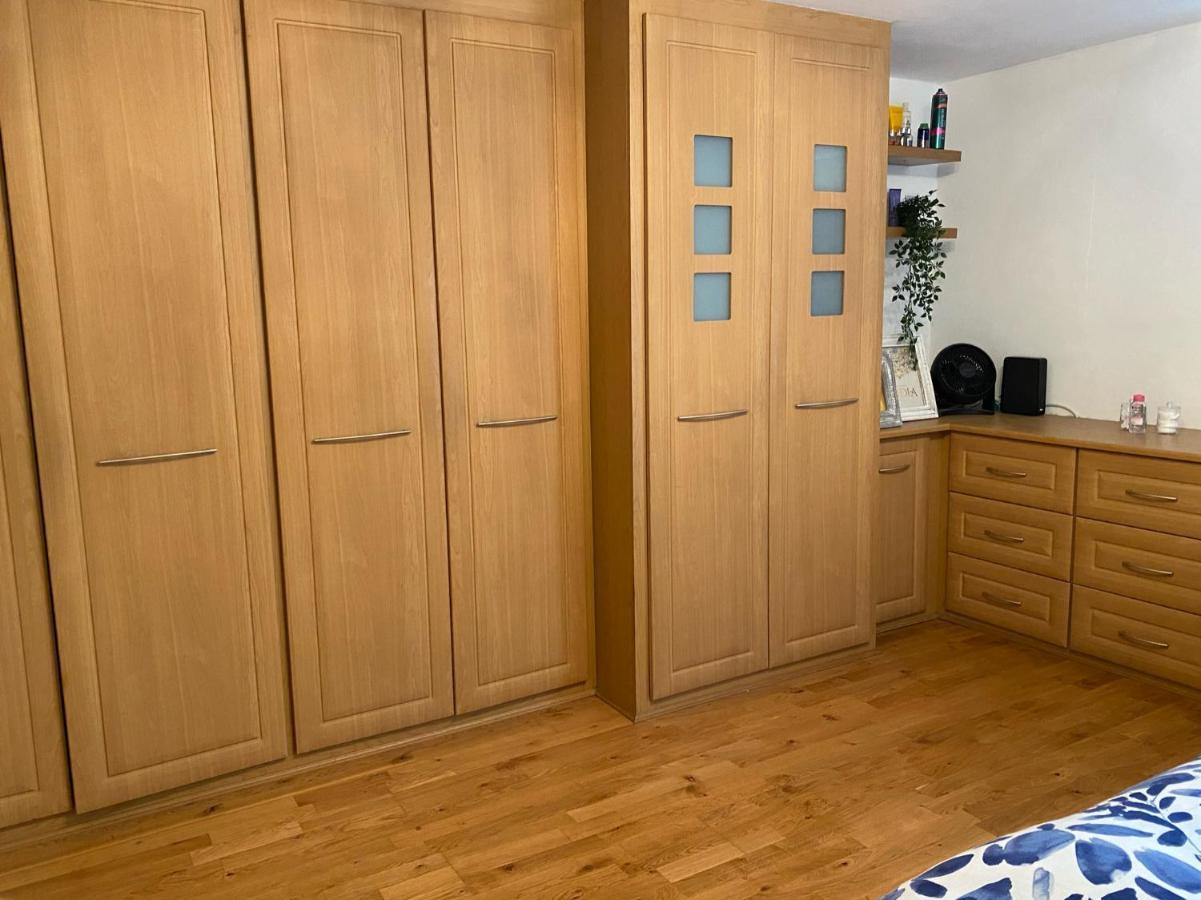Spacious 2-bed Flat With Garden, 3 Minutes Walk From Oval Tube Station Apartment *