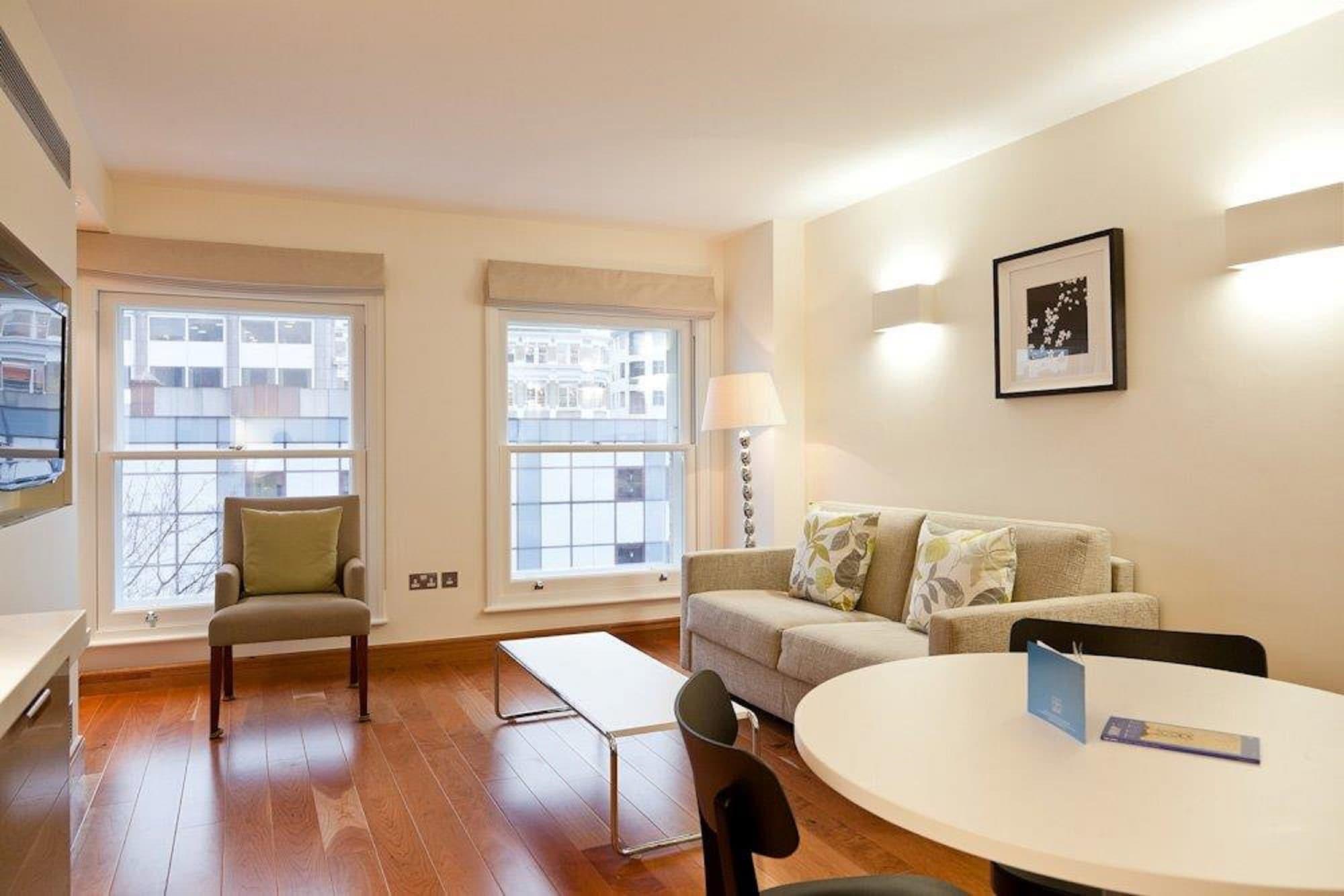 Master Farringdon Apartment