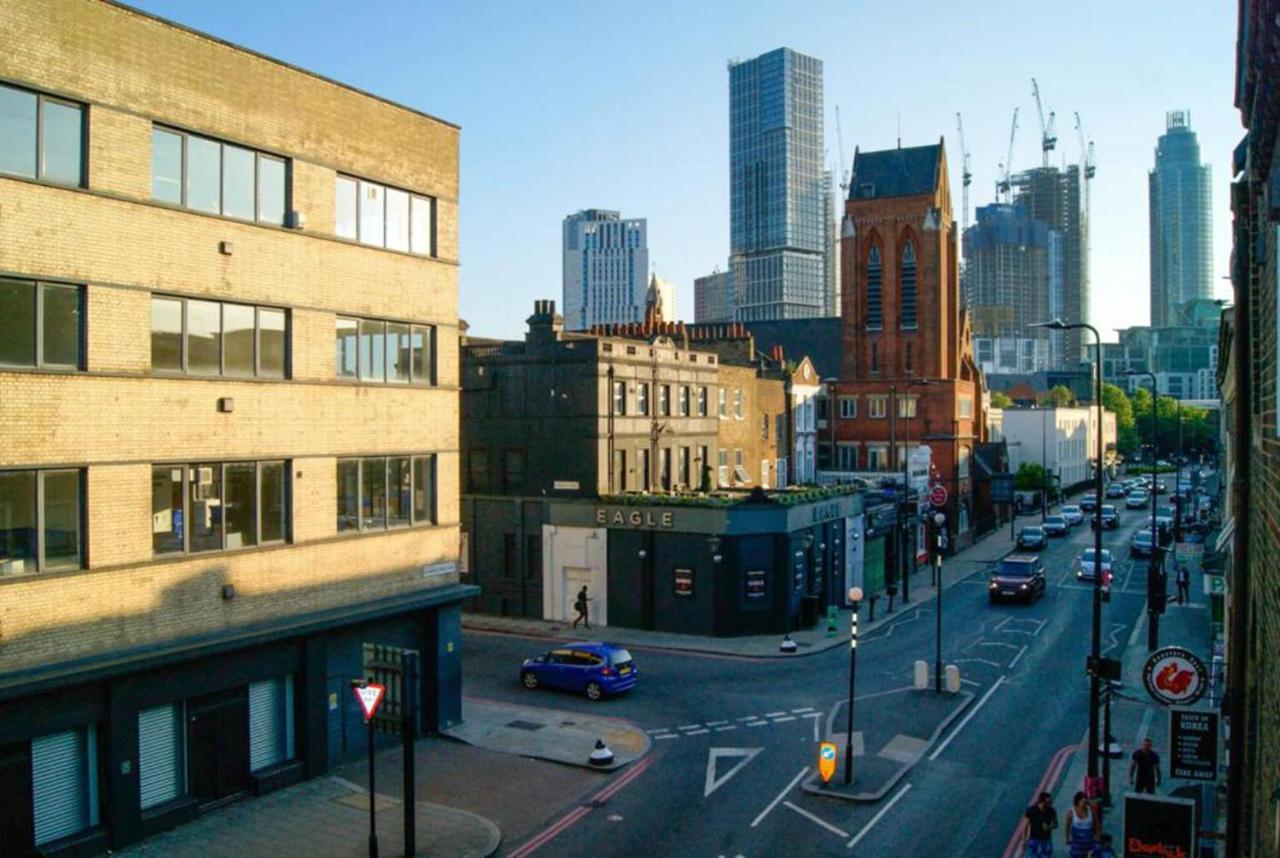 Apartment Victorian Building - Sleeps 5 - Pet Friendly London