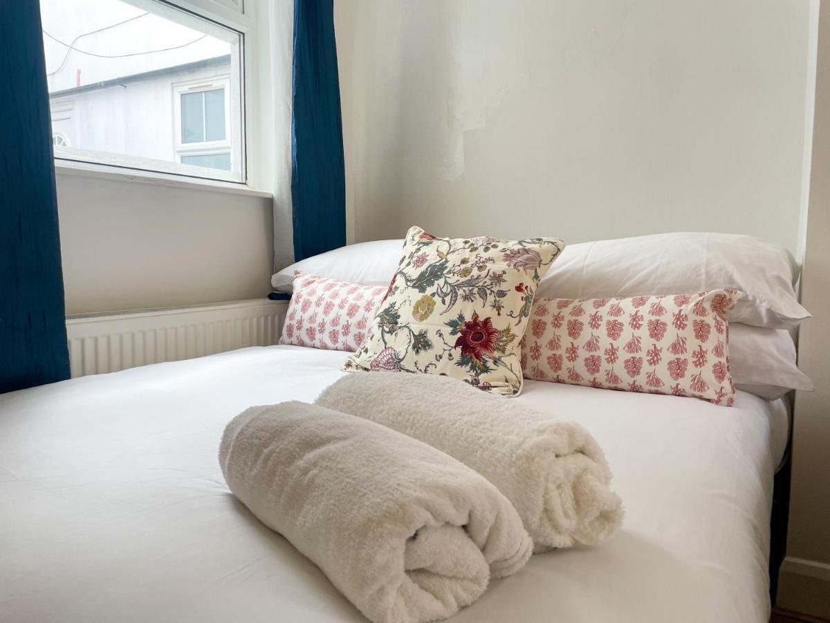 134 Kilburn Road London