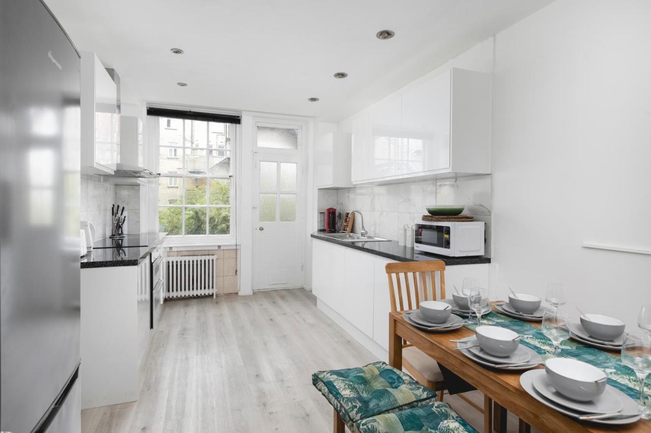 Apartment **authentic & Spacious 5 Bed Apartment/hyde Park** London