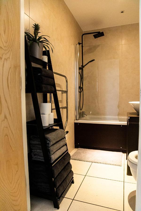 Apartamento - Shadwell - Wrap Around Balcony W Scenic View *