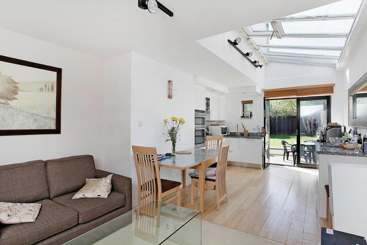 Apartment Garden Flat, Wimbledon & Parking, Close To Tennis