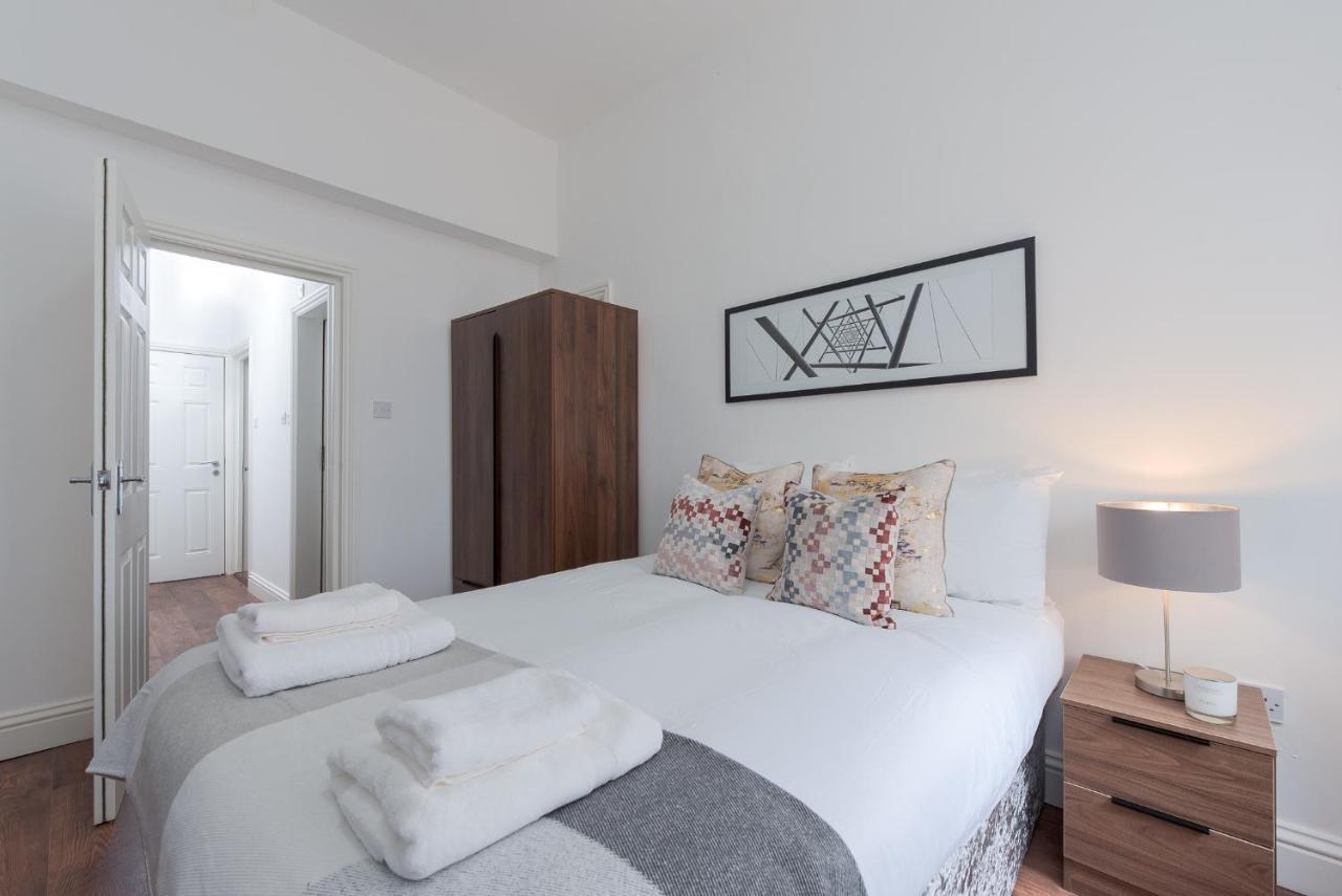 Earl's Court By Capital * London