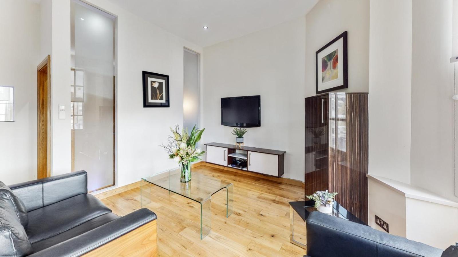 Baker Street Apartment London