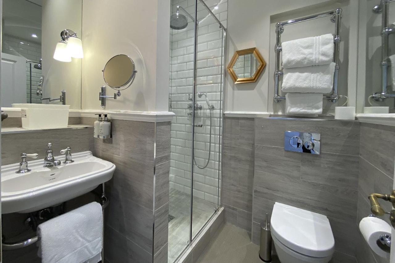 The Clerk & Well Pub And 4* London
