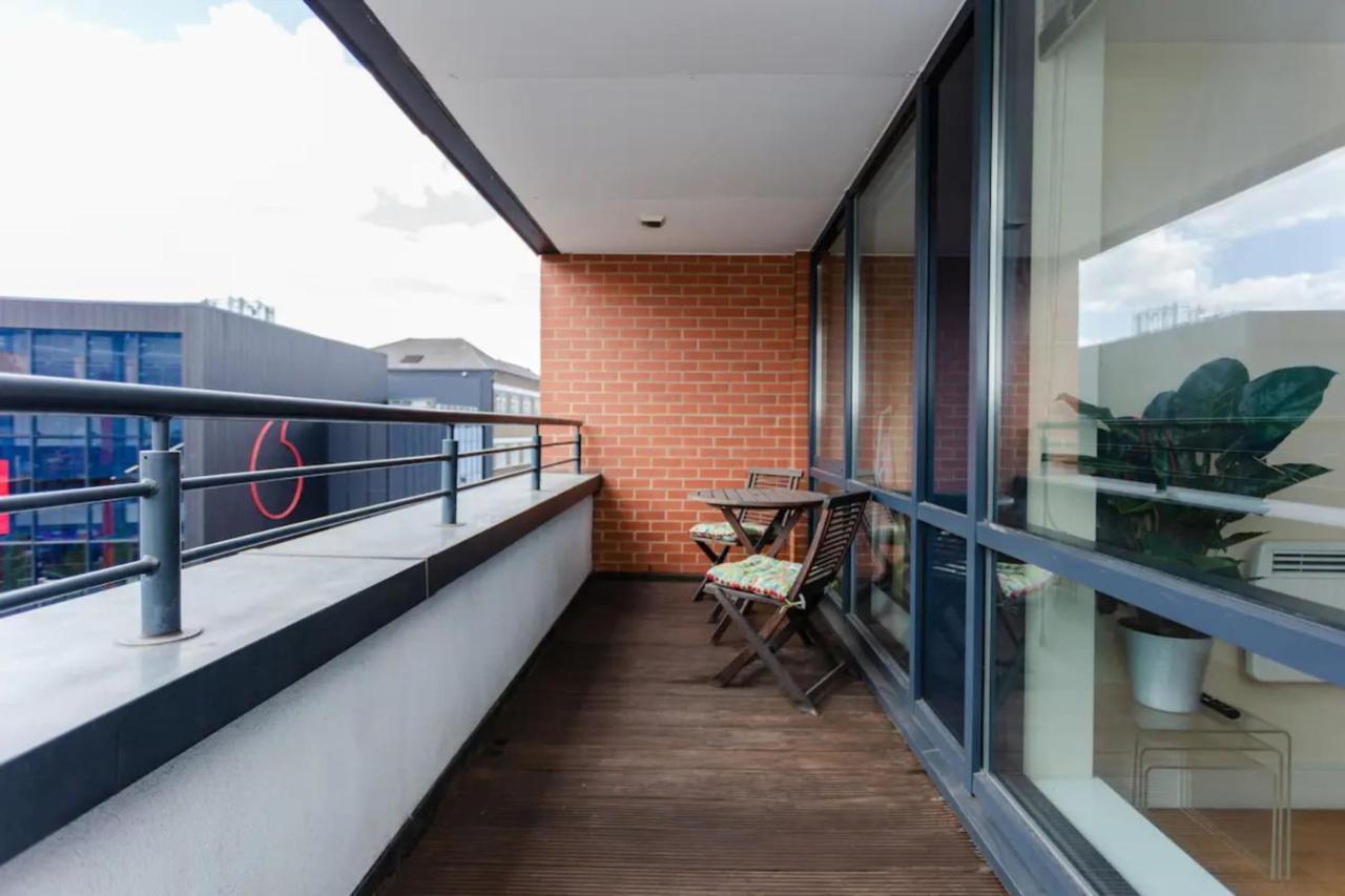 Apartment Vivid In *
