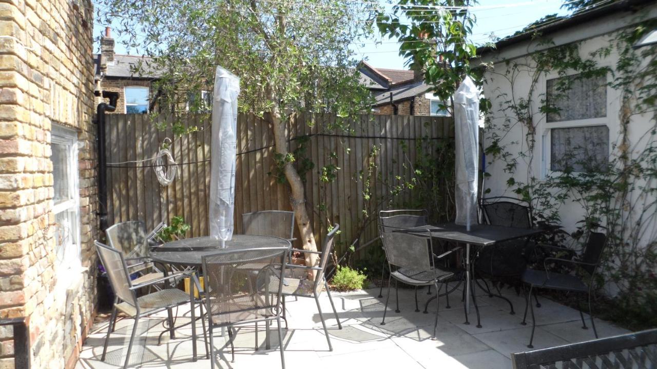 Bubblesbnb- Family 7 Bedroom House * London