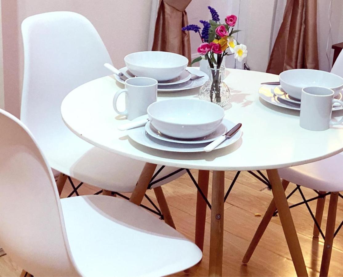 Appartement Spacious 1-bedroom Flat With Private Balcony, Patio, And Traditional Decor In Prime Chelsea Location *
