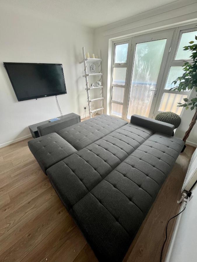 Appartement New Cosey 2 Bedroom With Free Parking *