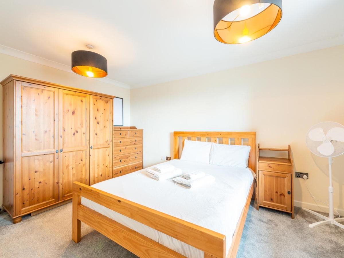 Pass The Keys Cozy With Private Balcony In Whitechapel Appartement
