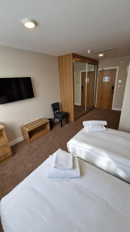 Western Northfields Ealing 3*