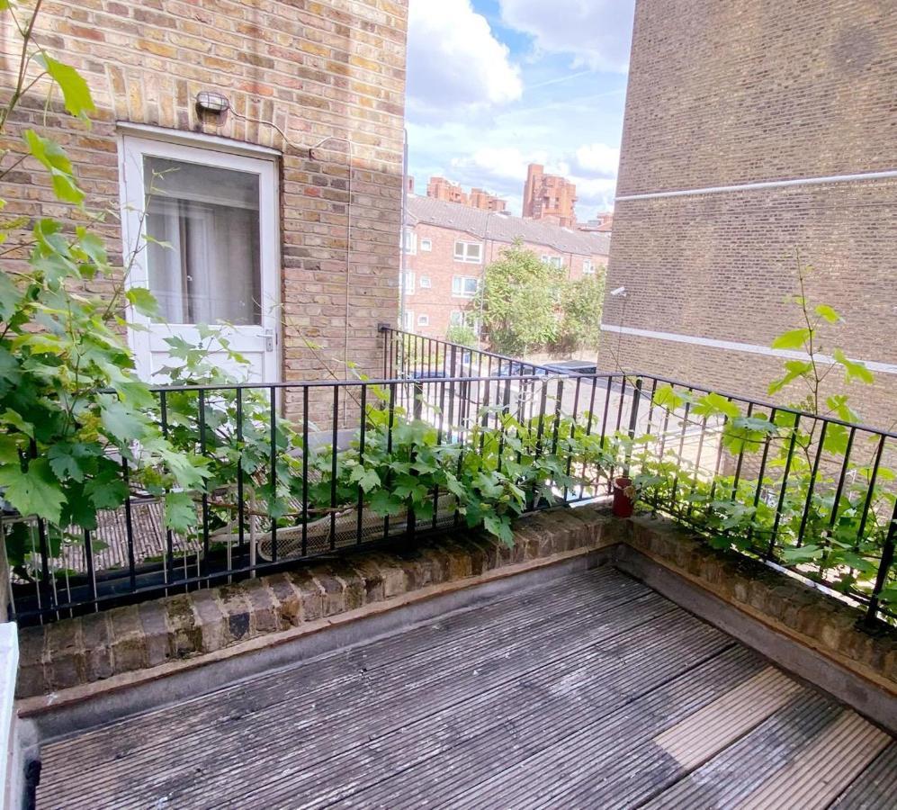 Appartement Spacious 1-bedroom Flat With Private Balcony, Patio, And Traditional Decor In Prime Chelsea Location