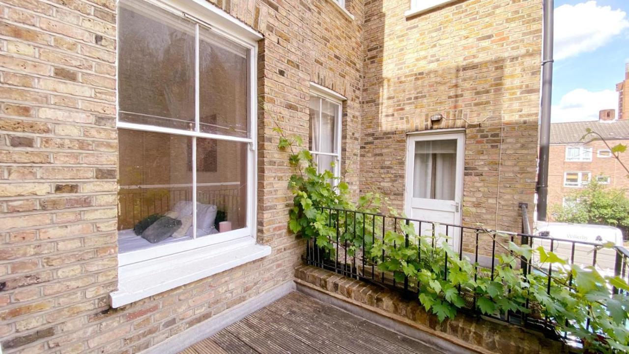 Appartement Spacious 1-bedroom Flat With Private Balcony, Patio, And Traditional Decor In Prime Chelsea Location