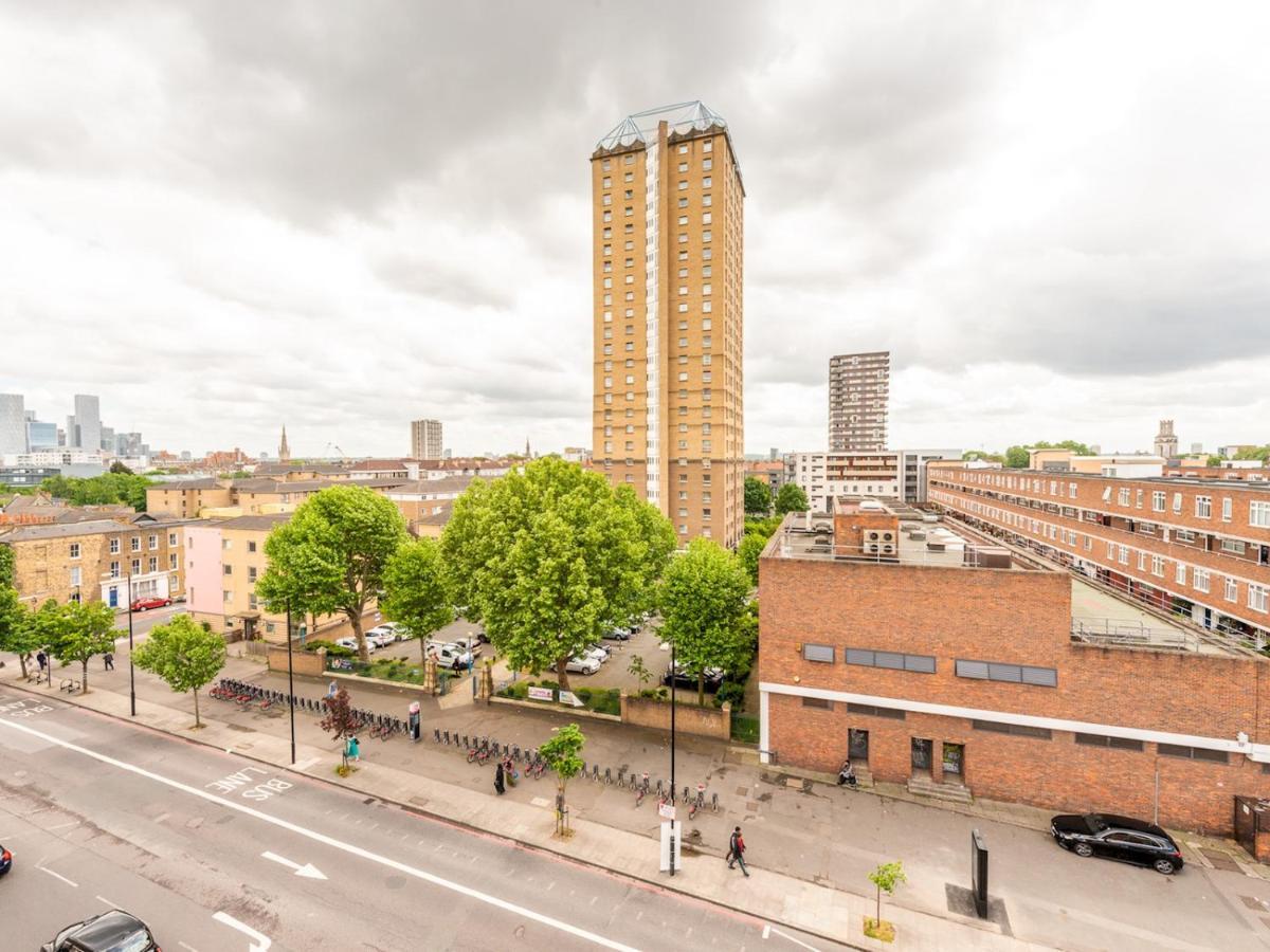Pass The Keys Cozy With Private Balcony In Whitechapel Appartement *