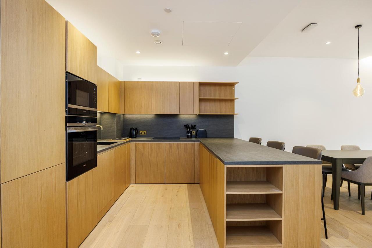 Luxurious Apartments In London, Sk *