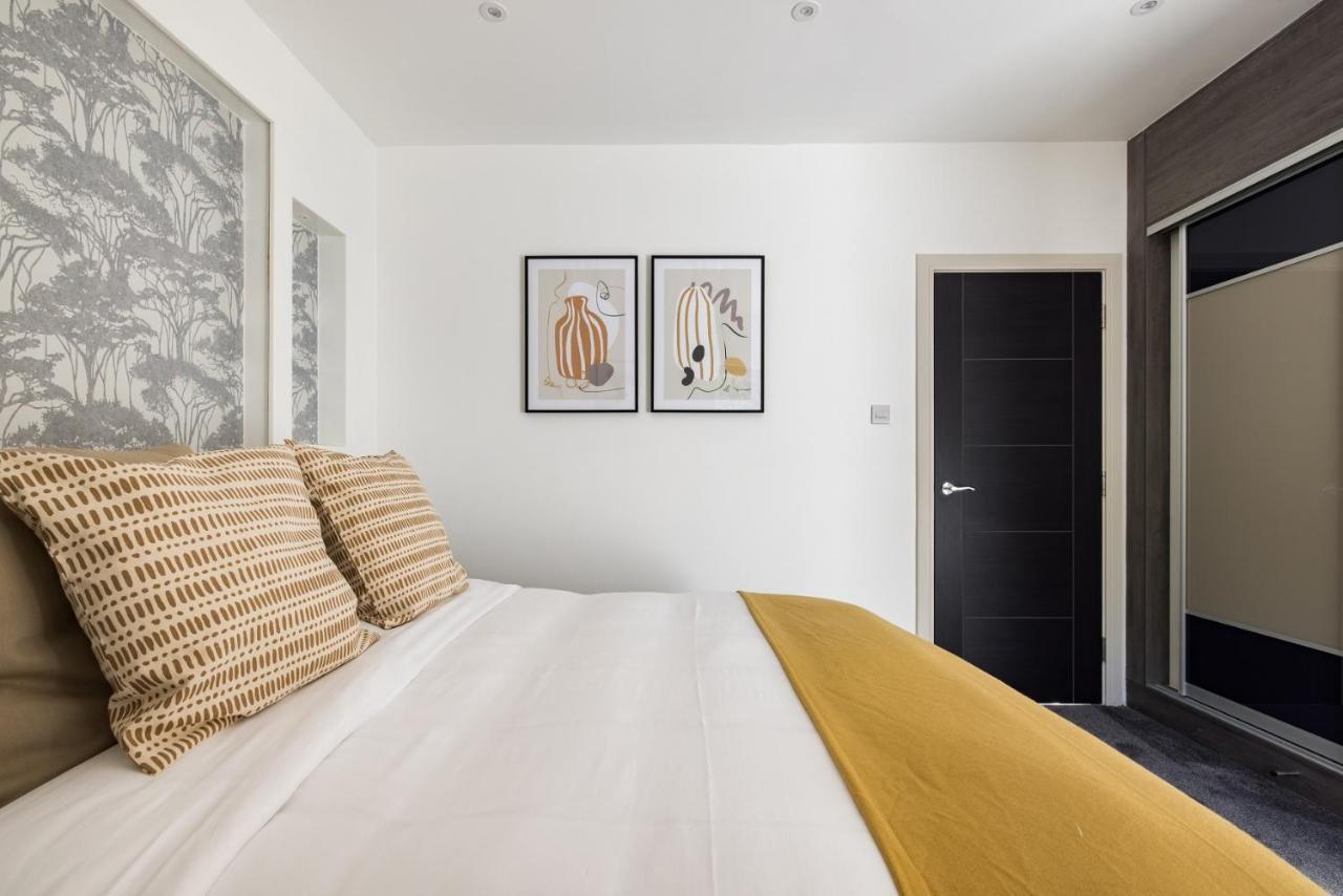 The Battersea Secret - Trendy 3bdr Flat With Patio