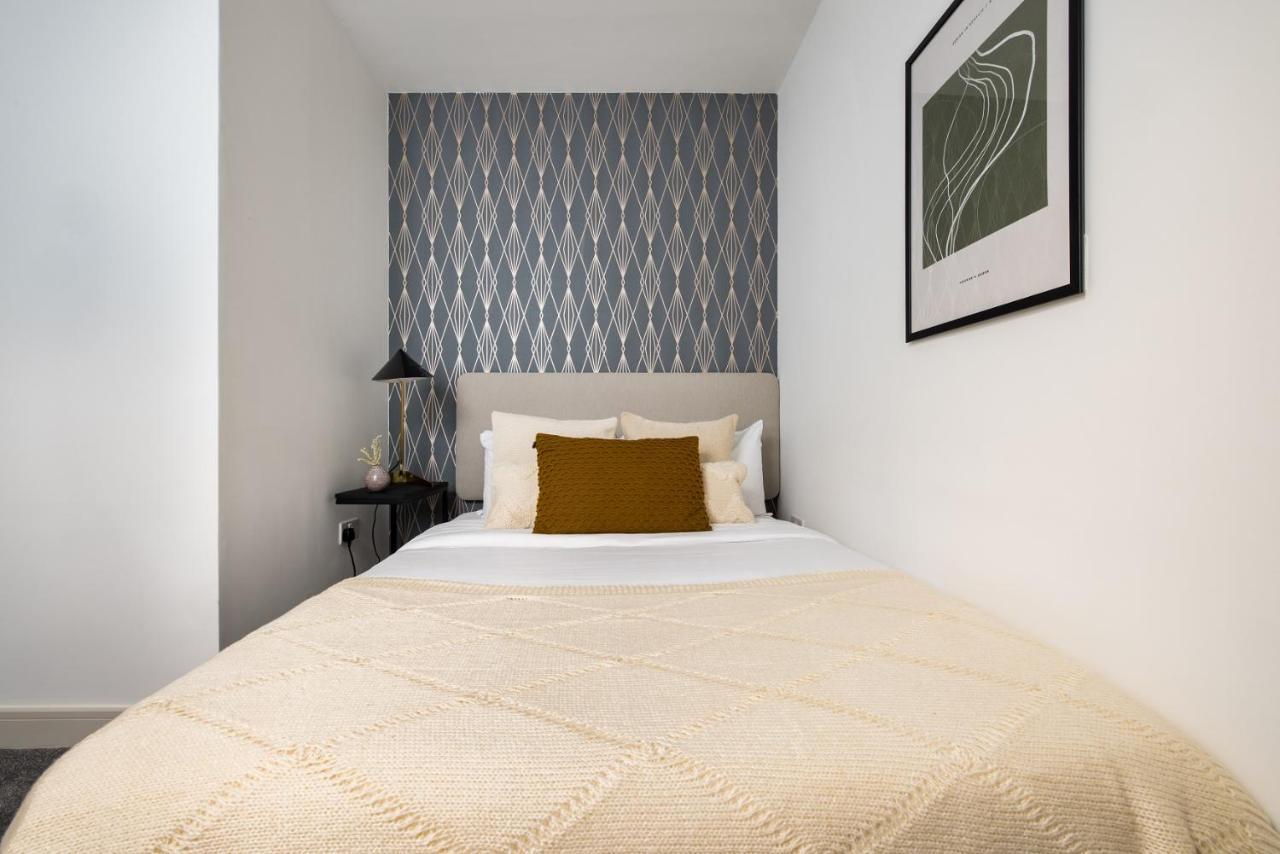 The Battersea Secret - Trendy 3bdr Flat With Patio Apartment *