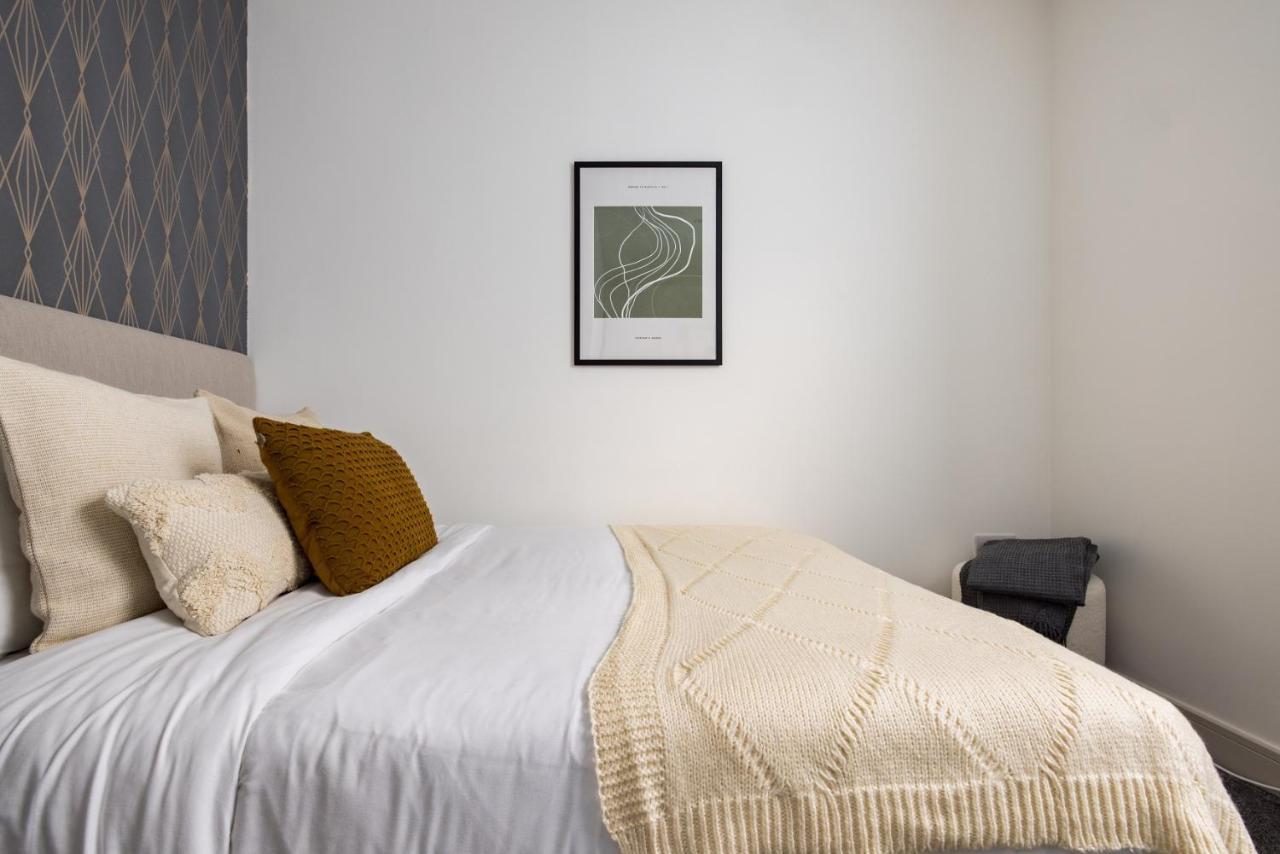 The Battersea Secret - Trendy 3bdr Flat With Patio Apartment *