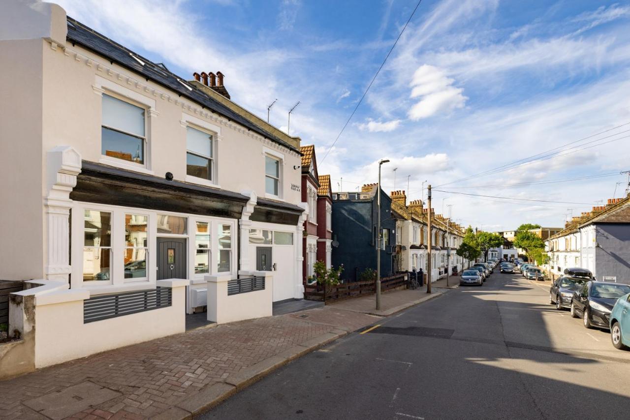 The Battersea Secret - Trendy 3bdr Flat With Patio Apartment *