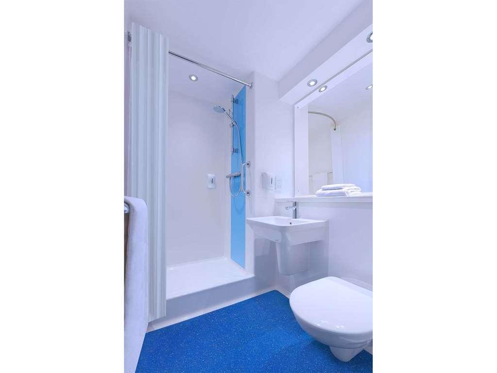 Travelodge Finchley * London