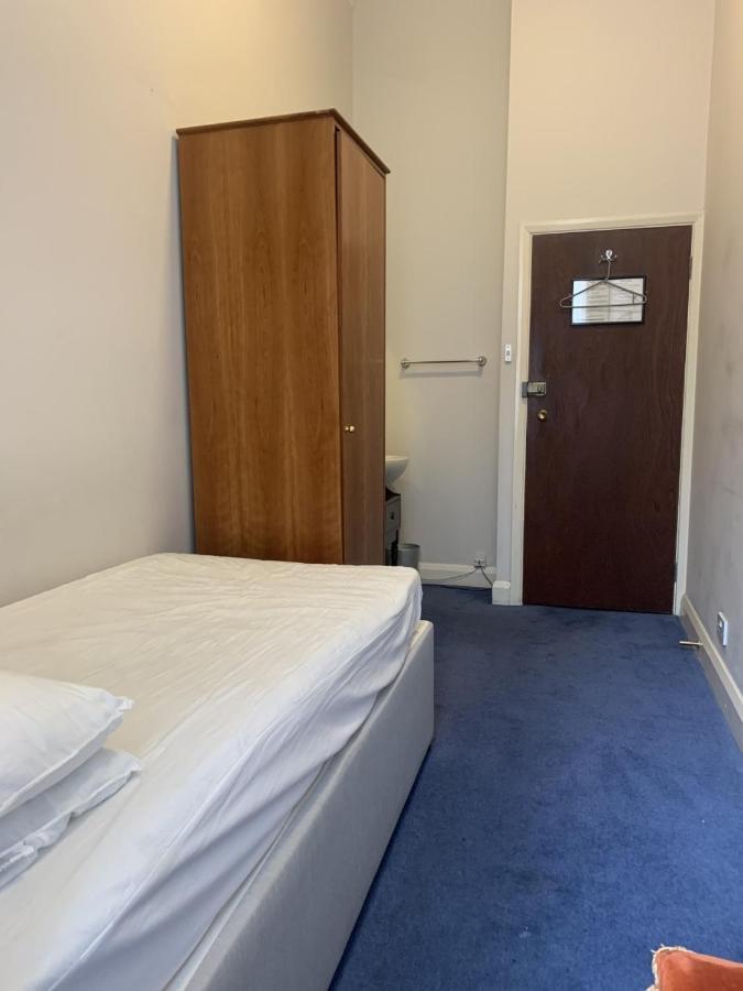Merlyn Court 2* London
