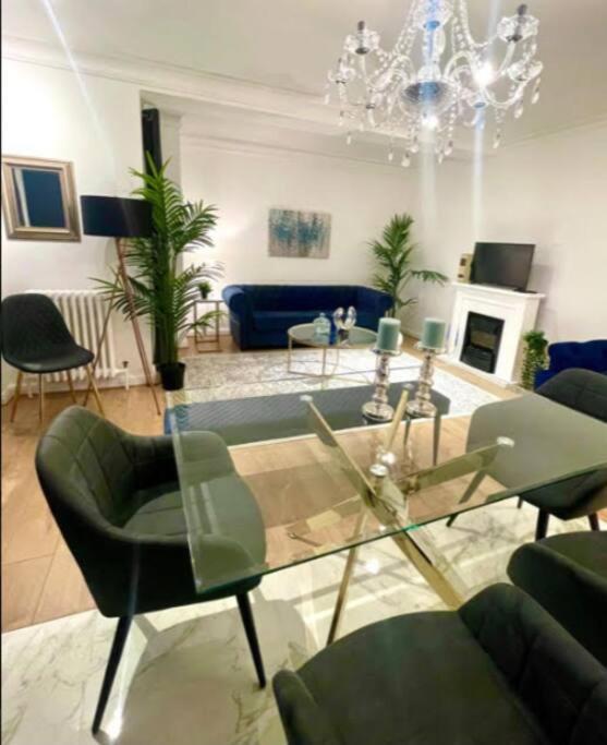 Appartement Luxury 3 Bedroom 3 And A Half Bathroom Flat In Swiss