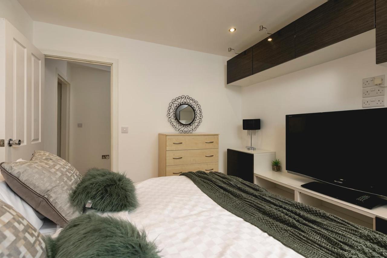 Just 20 Mins From Buckingham Palace! Apartment London