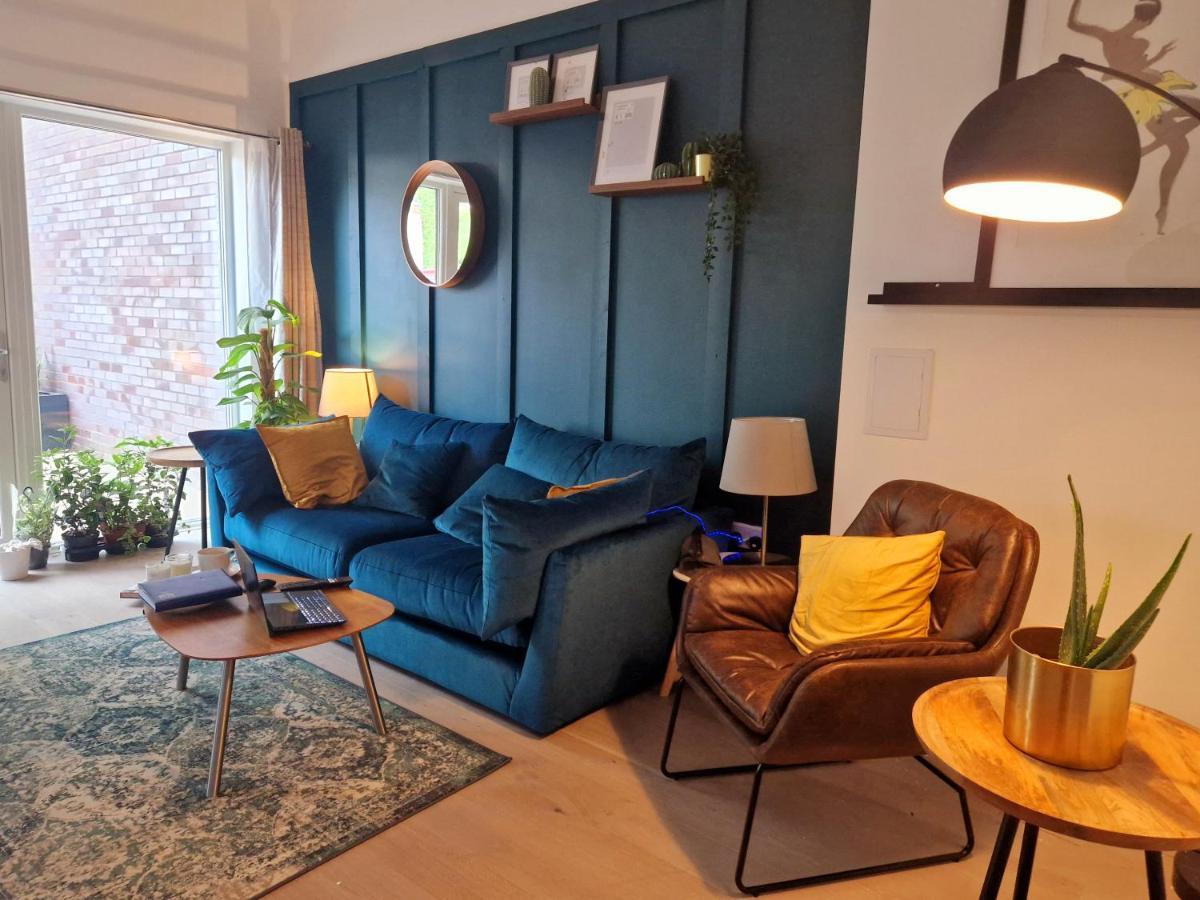 Lovely 2 Bedroom Apartment. Free Private Parking