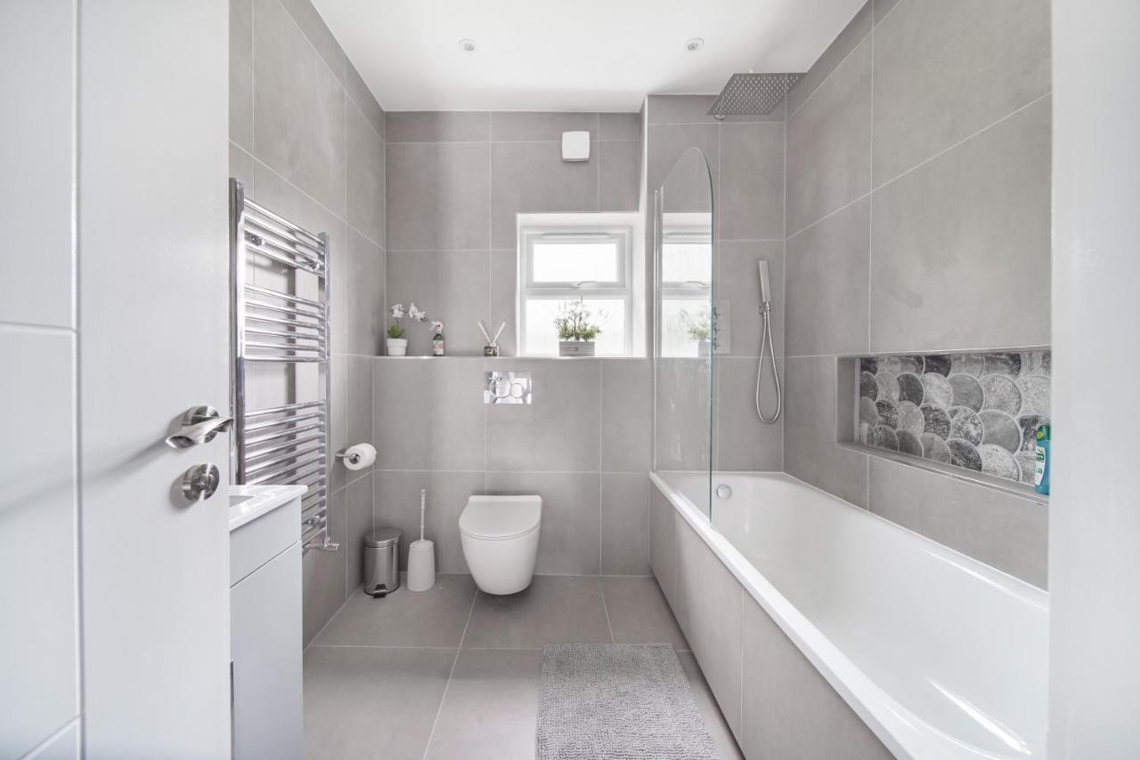 Stunning 3 Bed 3 Bath Townhouse Appartement