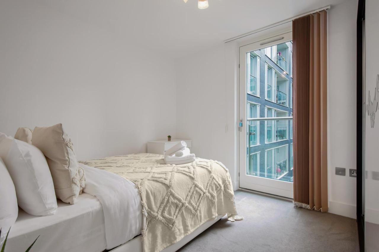 Mysquare Three Bedroom Serviced In Old Street Apartment London