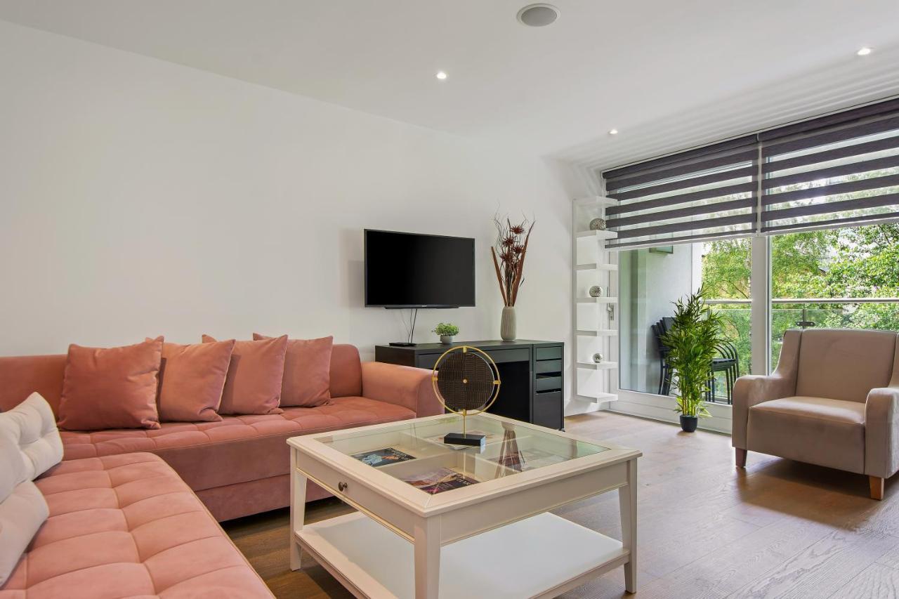 Mysquare Three Bedroom Serviced In Old Street Apartment London