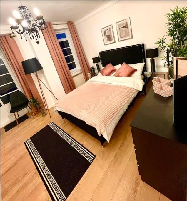 Appartement Luxury 3 Bedroom 3 And A Half Bathroom Flat In Swiss Londen