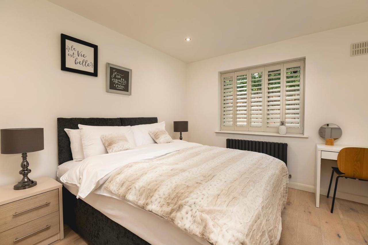 Just 20 Mins From Buckingham Palace! Apartment *