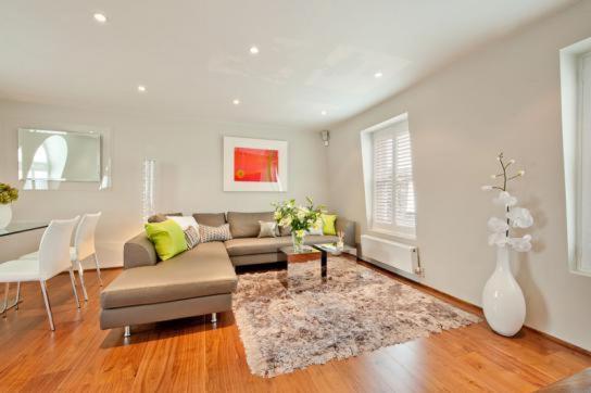 The Kensington Apartment