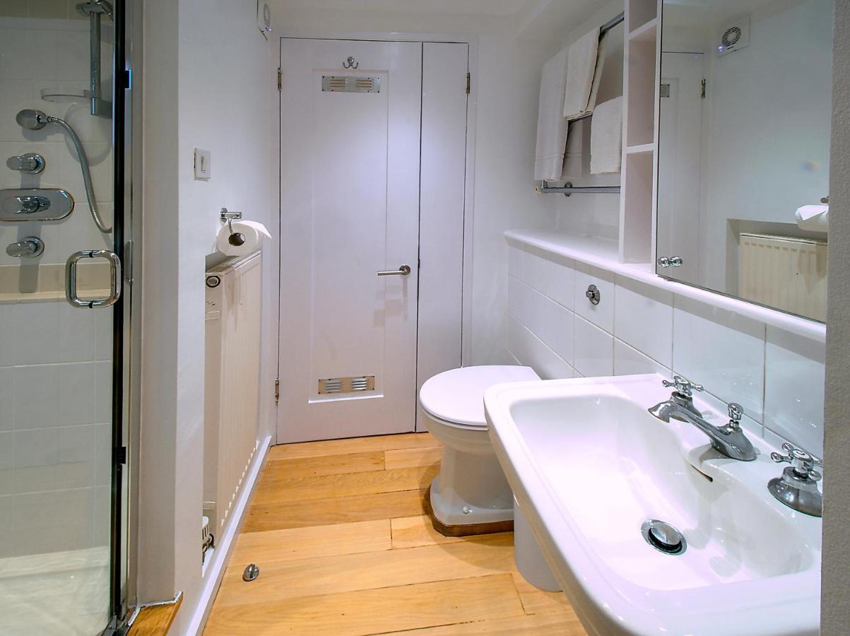 Serene Townhouse With Parking Сasa de vacaciones Londres