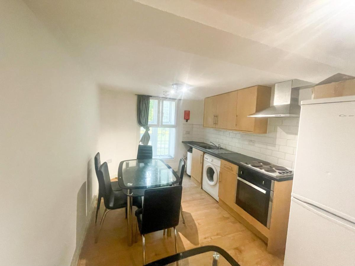 96 Uxbridge Road Appartement Londen