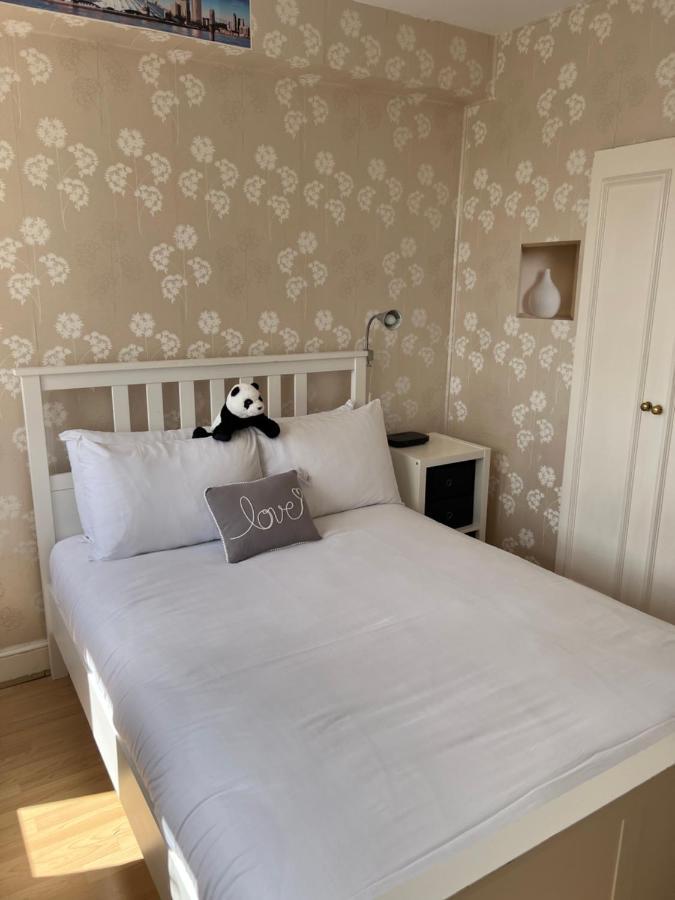Super Located In South Ken At Chelsea Cloister Apartment