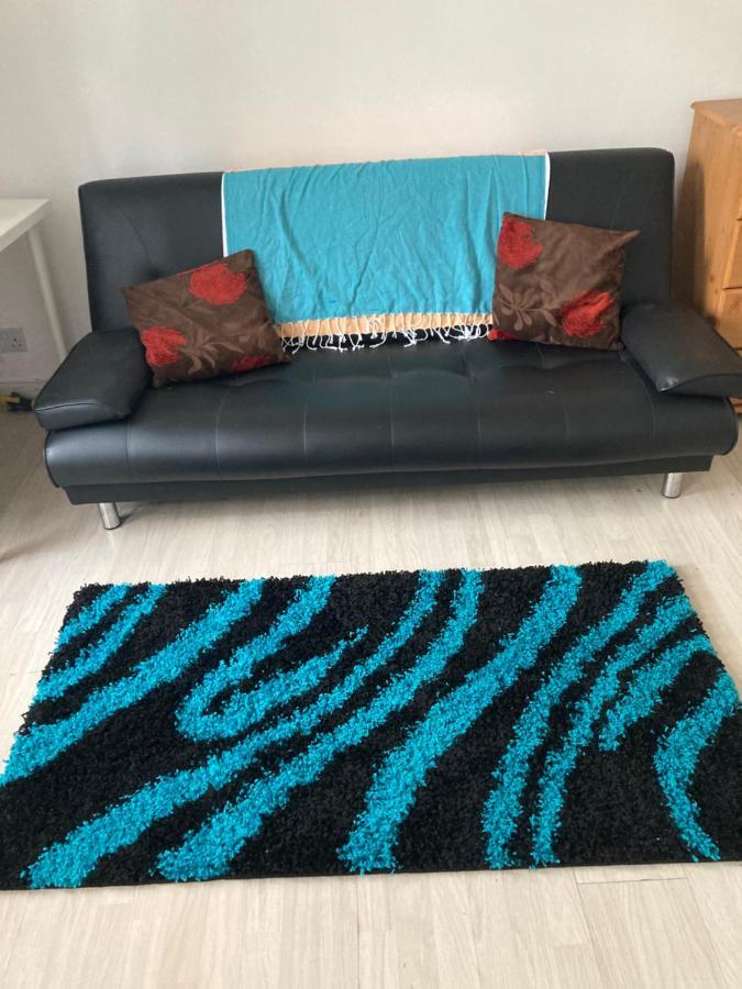 Family Room With Shared Kitchen And Bathroom In Angel Zone 1 Guest house London