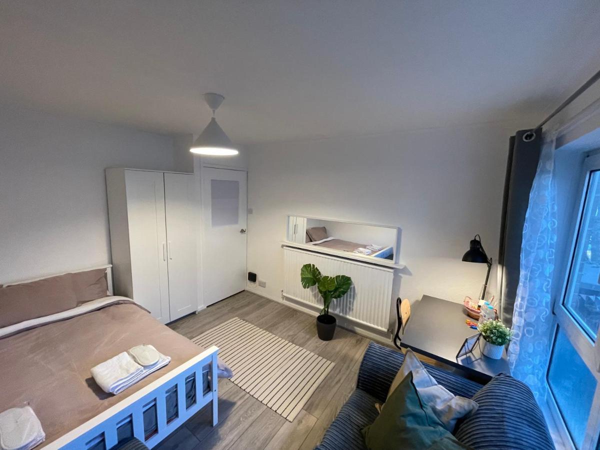 Bow House - Sleepylodge Guest house London