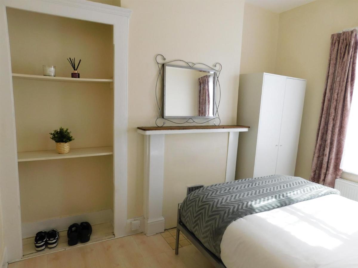 Apartamento Entire 4 Bedroom Terrace House In Londres