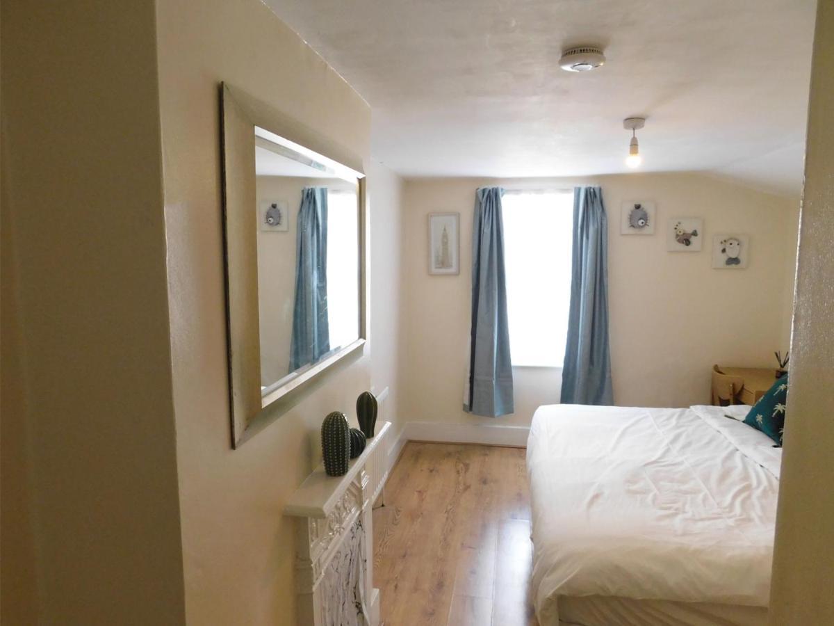 Apartamento Entire 4 Bedroom Terrace House In Londres