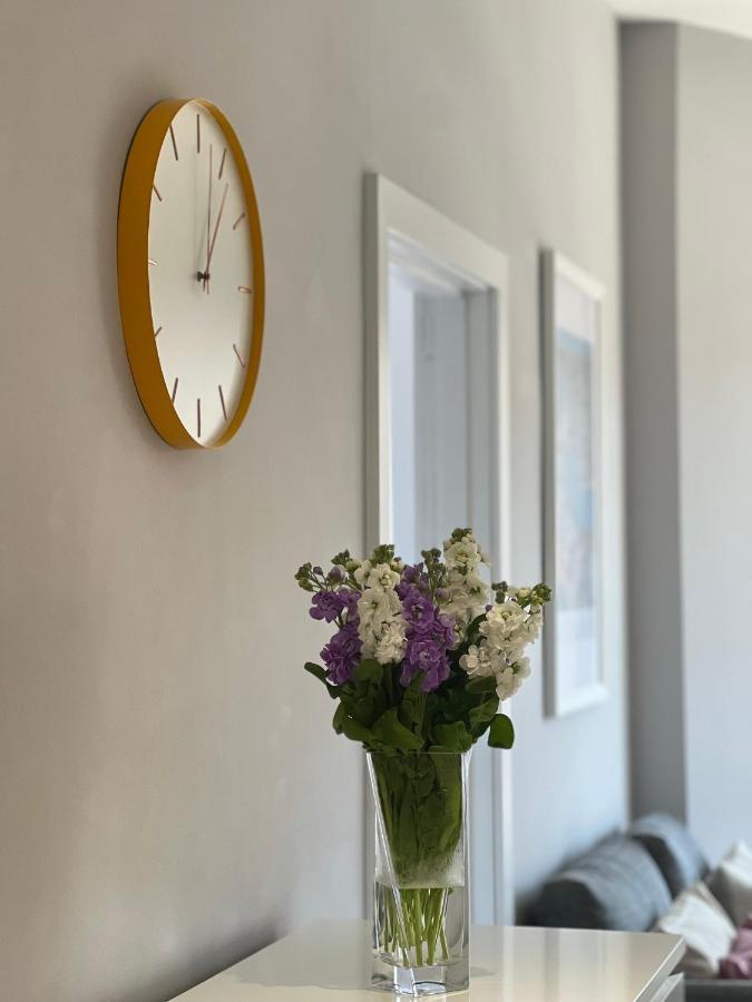 2 Bedroom In South Hampstead Londres