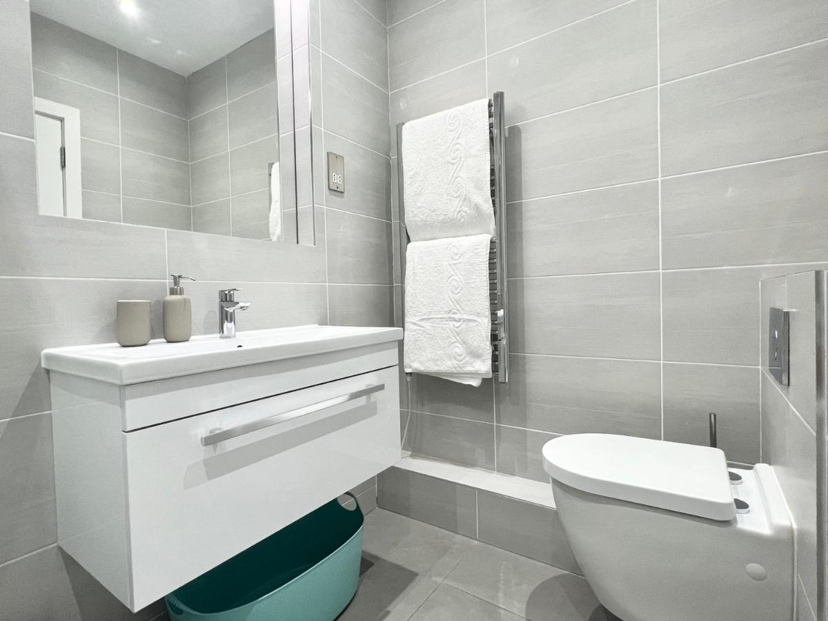 2 Bedroom In South Hampstead Londres