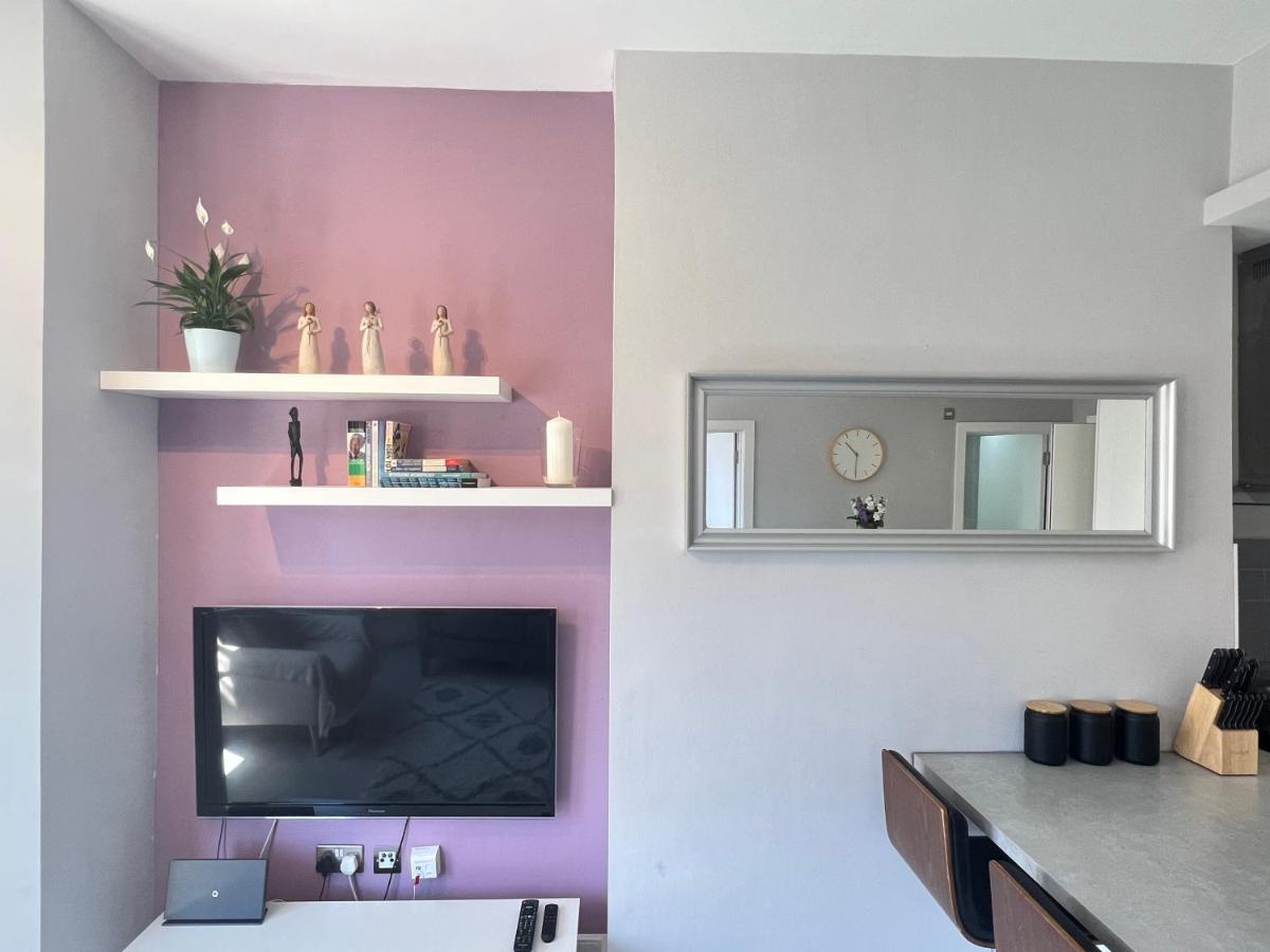 Apartamento 2 Bedroom In South Hampstead *