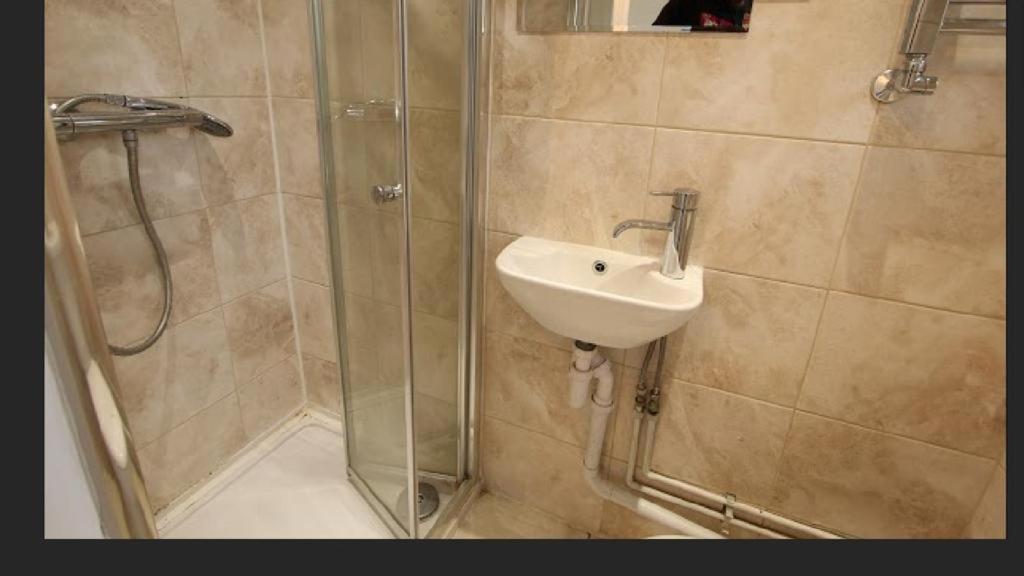 Family Room With Shared Kitchen And Bathroom In Angel Zone 1 * London