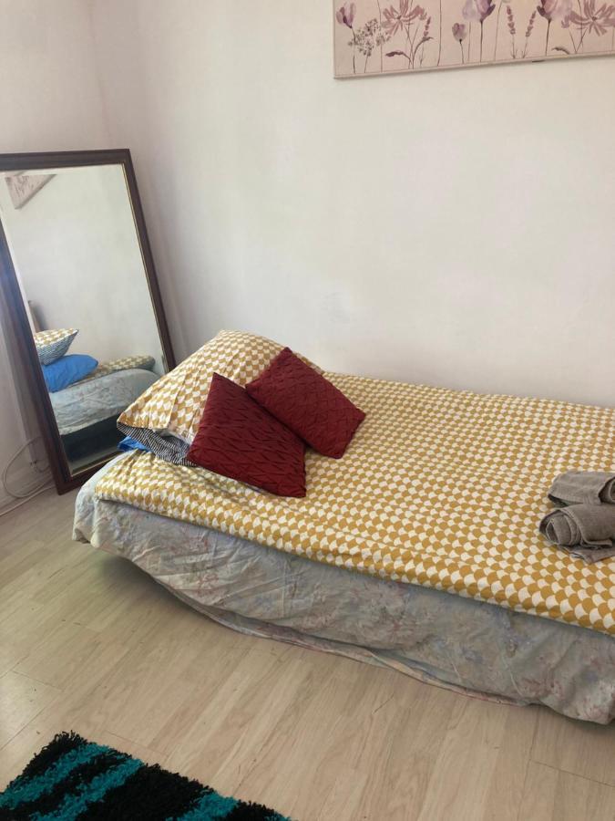 Family Room With Shared Kitchen And Bathroom In Angel Zone 1 London