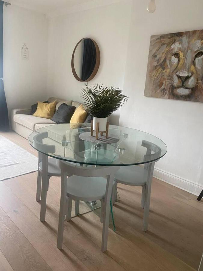 Lovely 1-bed In Apartamento