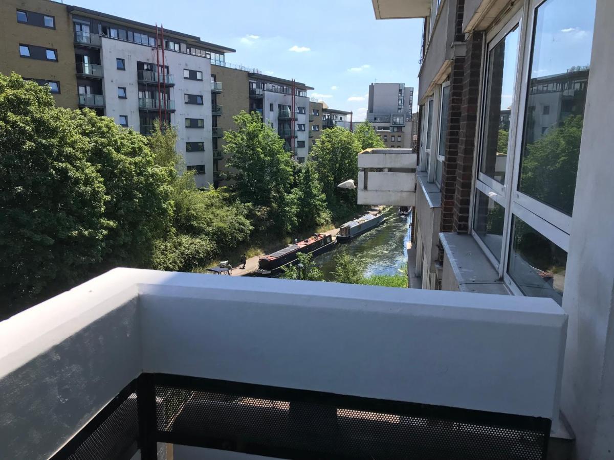 Sunny Flat In With Balcony, Just 15 Mins To Central! * London